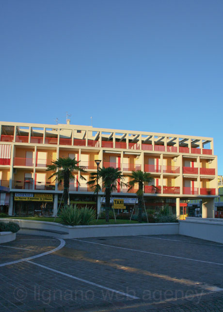 Central square bibione photo