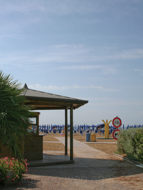 Ufficio spiaggia bibione foto