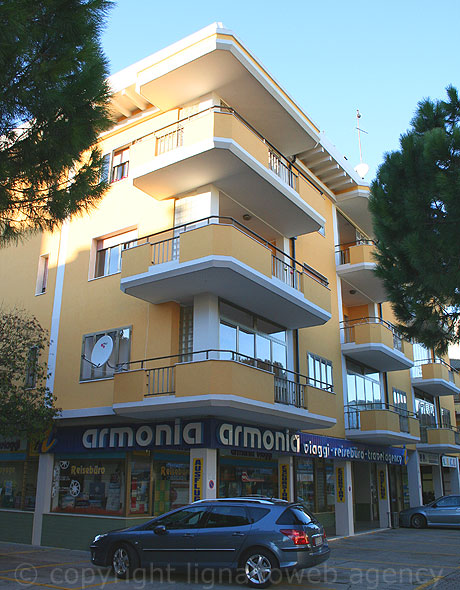 Agentia de turism armonia din bibione foto