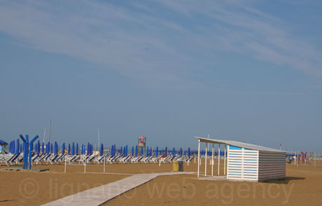 Cabina pe plaja din bibione foto