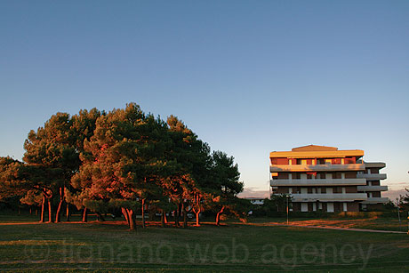 Complex rezidential pe malul marii la bibione foto